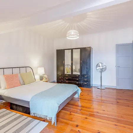 Alfama With Open Air - Up To 30 Guests Apartment