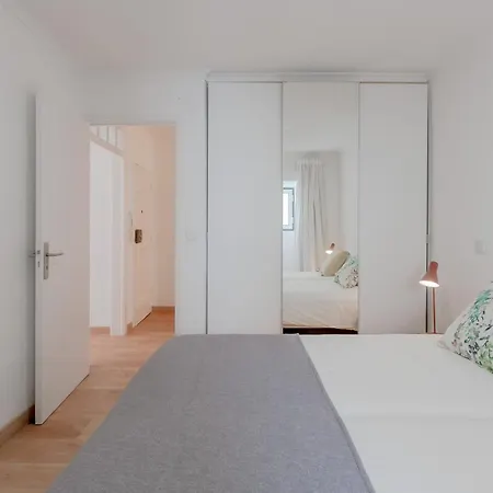 Alfama With Open Air - Up To 30 Guests Lisbon