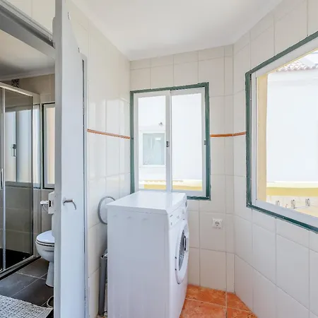 Апартаменты Alfama With Open Air - Up To 30 Guests Лиссабон