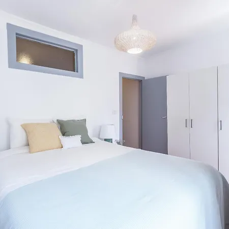 Alfama With Open Air - Up To 30 Guests 아파트 리스본