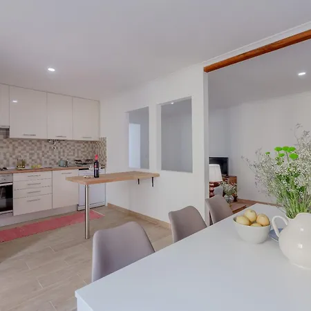 Alfama With Open Air - Up To 30 Guests * Лиссабон