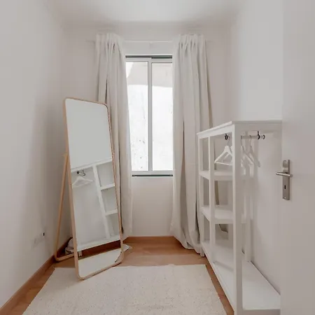 Alfama With Open Air - Up To 30 Guests 아파트 리스본