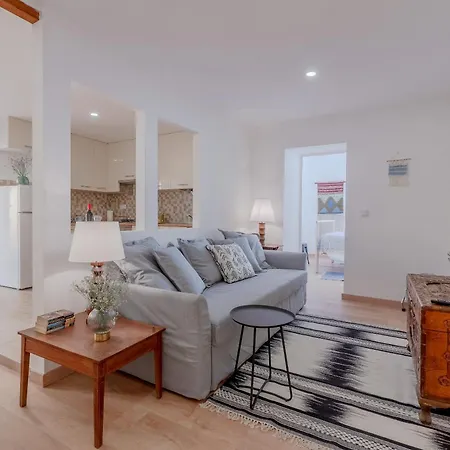 Апартаменты Alfama With Open Air - Up To 30 Guests Лиссабон